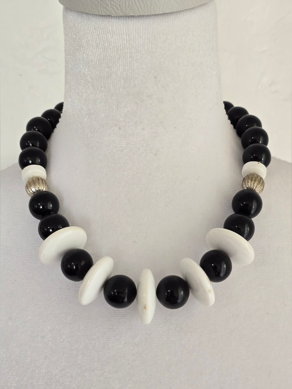 Vintage Classic Black and White Beaded Necklace